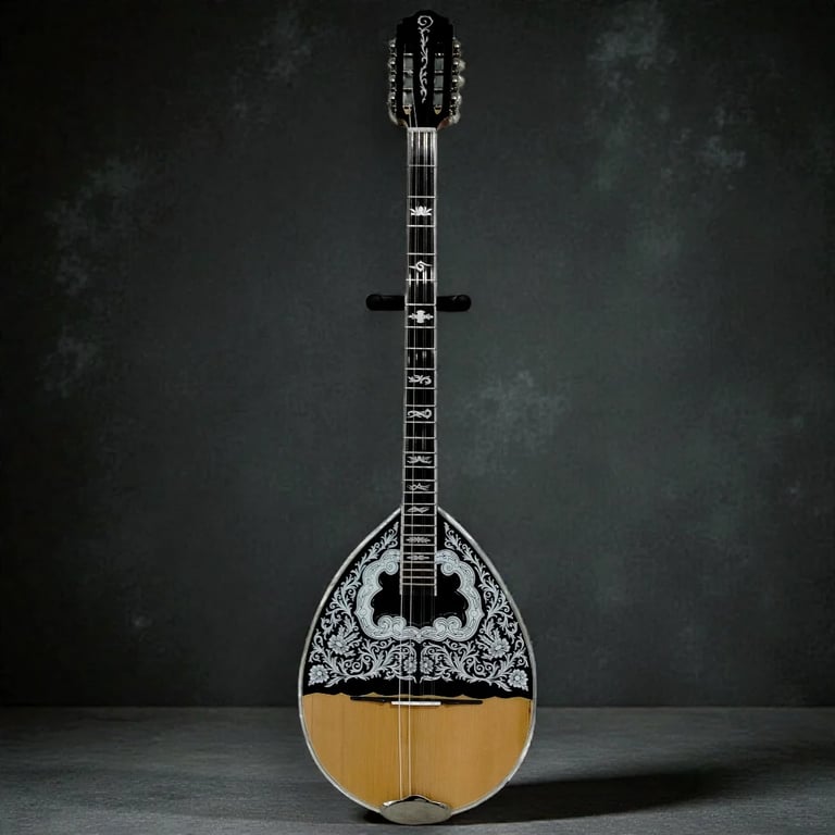 Μαντολίνο με διακοσμητικό αχλαδοειδές σώμα και διακοσμητική κεφαλή σε σκούρο φόντο